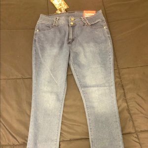 Fashion Nova med/dark wash jeans